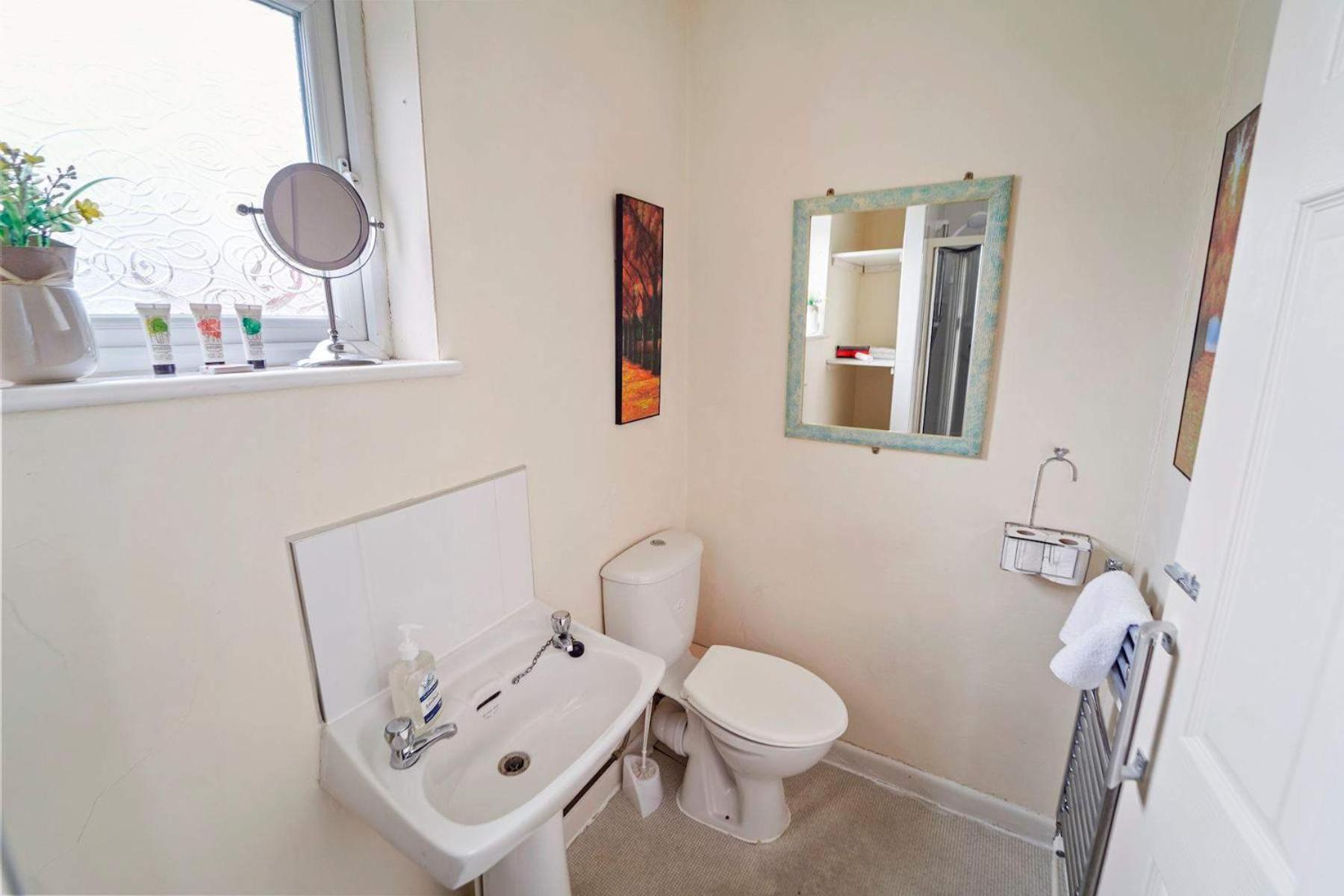 4 Bed Homely Retreat - Wolverhampton Dış mekan fotoğraf