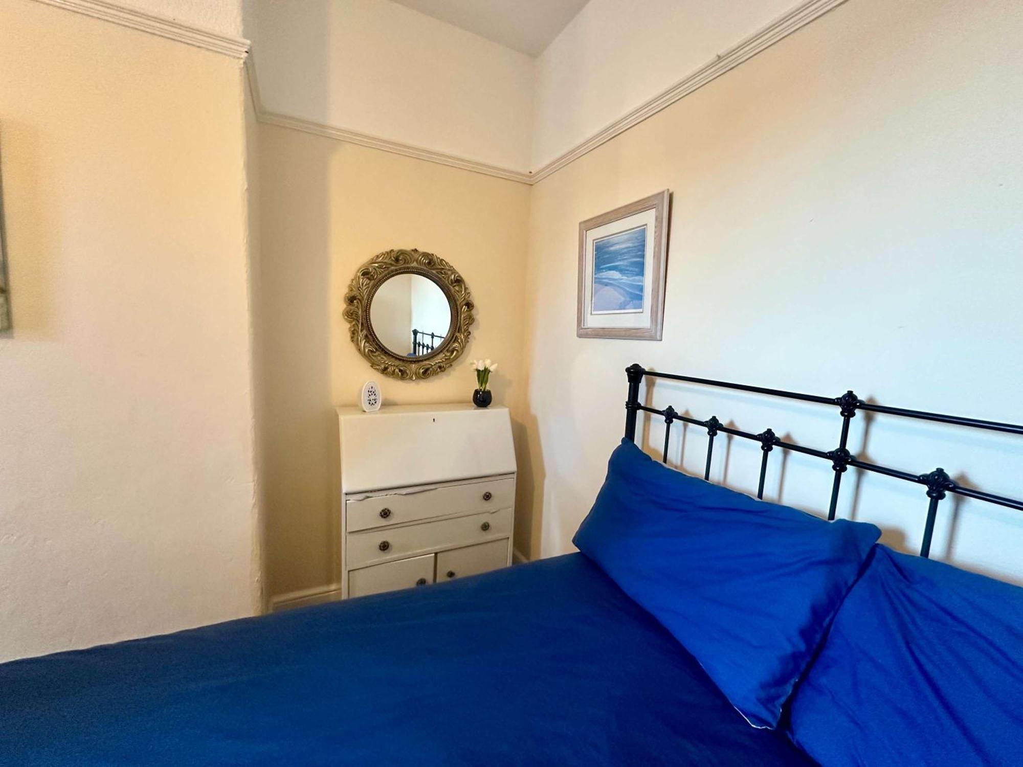 4 Bed Homely Retreat - Wolverhampton Dış mekan fotoğraf