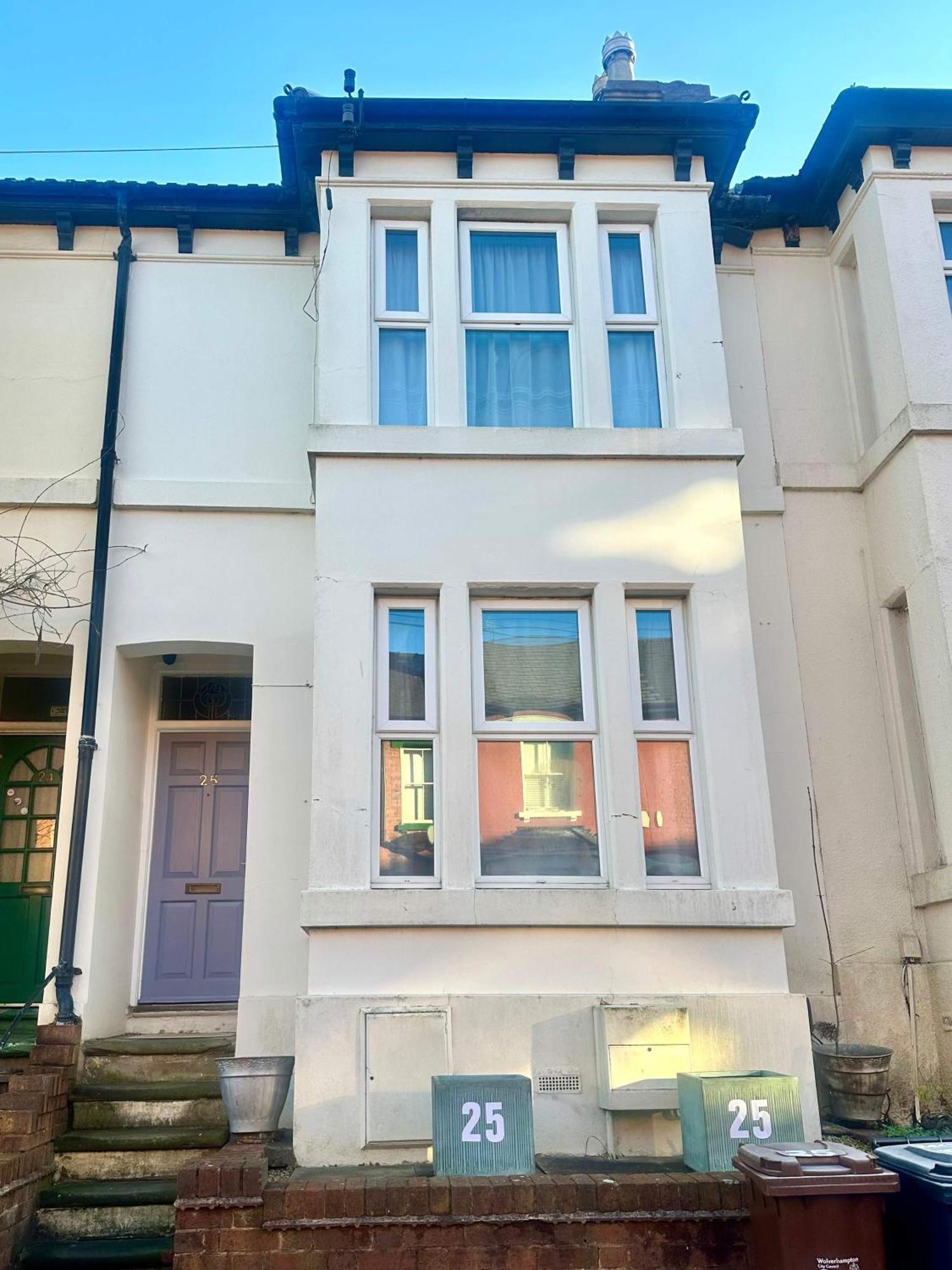4 Bed Homely Retreat - Wolverhampton Dış mekan fotoğraf